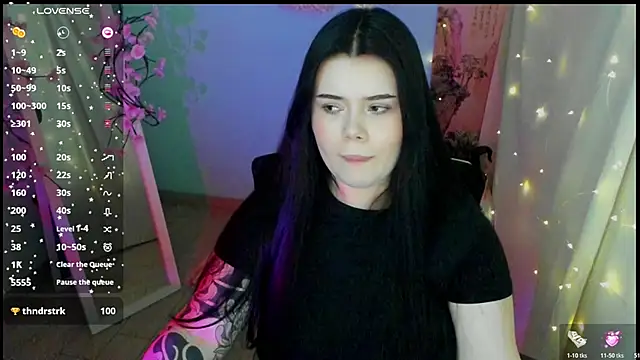 Mona Esty online show from May 2026 06:19:02 AM