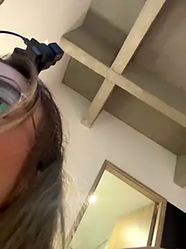 Lisa Belluci online show from October 2025 10:07:01 PM