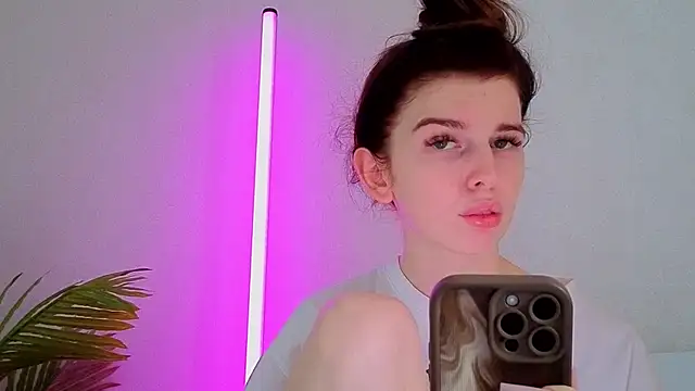 Snapshot of Victoria_Pass chatting on October 2025 01:22:01 PM Victoria Pass online show from October 2025 01:22:01 PM