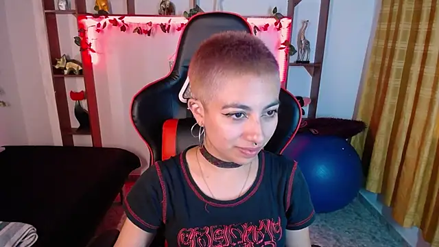 Snapshot of lunarichy22 chatting on November 2025 08:20:02 PM lunarichy22 online show from November 2025 08:20:02 PM