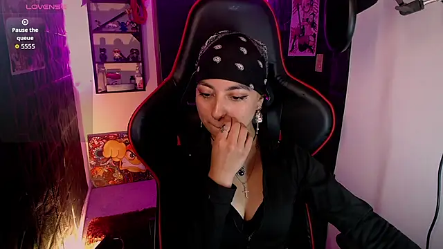 Snapshot of lunarichy22 chatting on November 2025 08:29:02 PM lunarichy22 online show from November 2025 08:29:02 PM