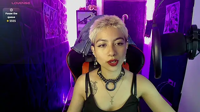 Snapshot of lunarichy22 chatting on December 2025 09:01:02 PM lunarichy22 online show from December 2025 09:01:02 PM