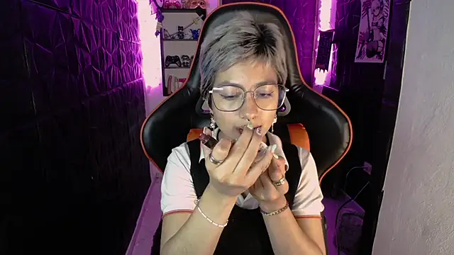 Snapshot of lunarichy22 chatting on February 2026 08:36:01 PM lunarichy22 online show from February 2026 08:36:01 PM