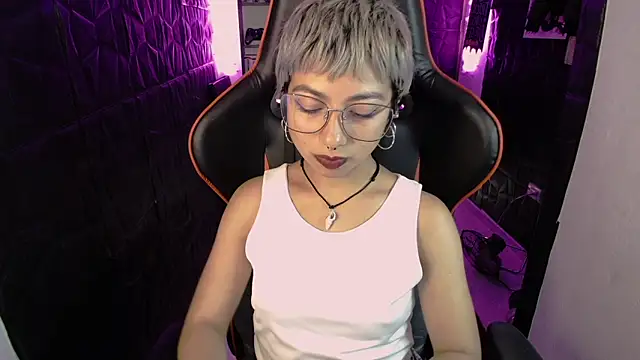 Snapshot of lunarichy22 chatting on February 2026 07:58:02 PM lunarichy22 online show from February 2026 07:58:02 PM