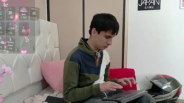 Troy boy19 online show from October 2025 09:00:02 PM