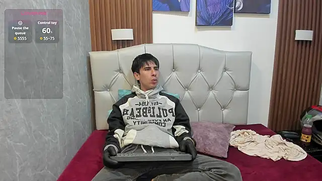 Troy boy19 online show from November 2025 08:31:01 PM