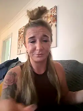 MimiMaee online show from October 2025 10:27:02 AM