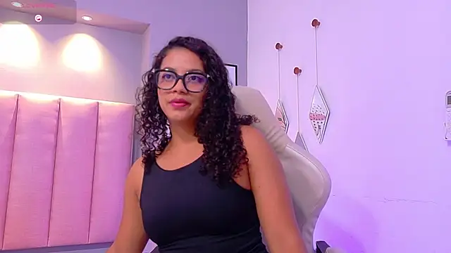 CamilaLevy online show from November 2025 12:06:01 PM