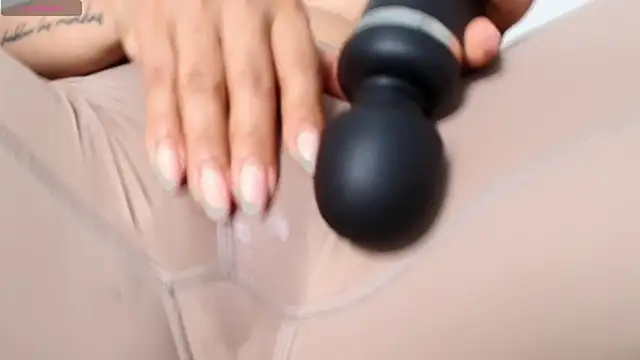 Snapshot of Shanell_Rousex chatting on October 2025 05:35:01 PM Shanell Rousex online show from October 2025 05:35:01 PM