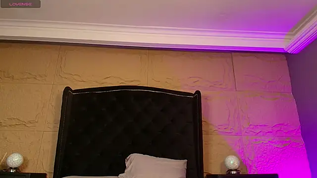 naomi hill1 online show from October 2025 09:03:02 PM