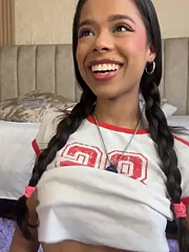 Snapshot of naomi_hill1 chatting on April 2026 03:58:01 PM naomi hill1 online show from April 2026 03:58:01 PM