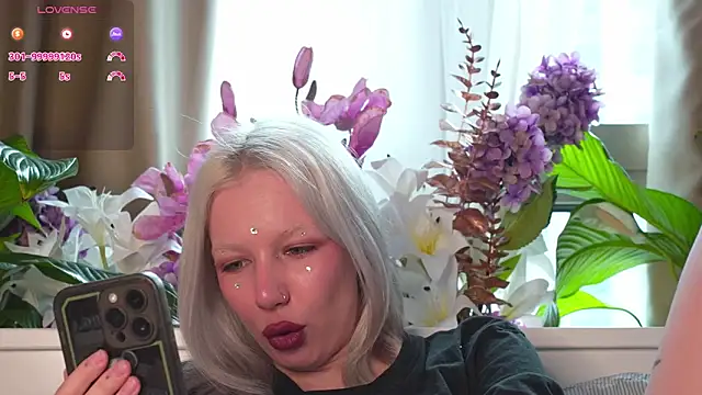 RanyThomson online show from December 2025 11:38:02 AM