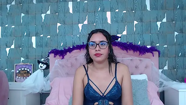 VictoriaVixxen online show from October 2025 04:57:01 AM