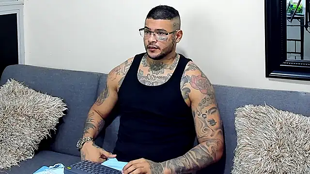 MICHELL ARTHUS  online show from October 2025 10:19:01 PM