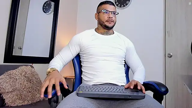 MICHELL ARTHUS  online show from October 2025 02:43:02 AM