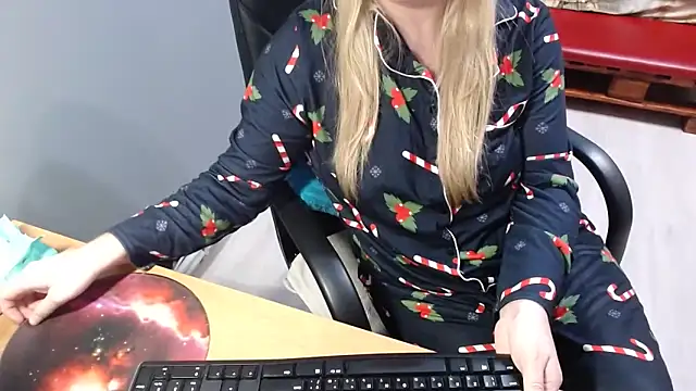 Ledi Catherin online show from December 2025 07:21:01 PM