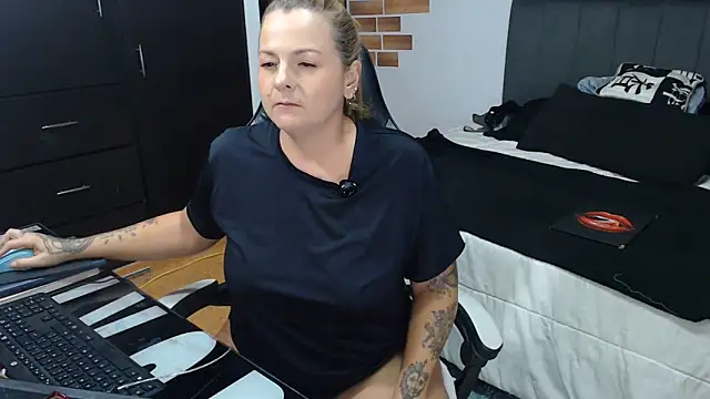 perlagoloza05 online show from June 2026 03:01:01 AM
