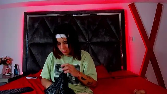 Nixielee  online show from October 2025 07:32:01 PM