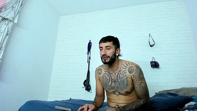 Snapshot of sofiandnick_smith chatting on March 2026 03:45:02 AM sofiandnick smith online show from March 2026 03:45:02 AM