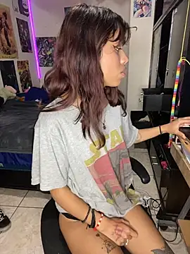 Snapshot of Freyaa_sama chatting on October 2025 04:01:01 AM Freyaa sama online show from October 2025 04:01:01 AM