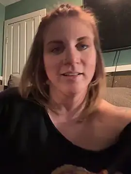 Snapshot of thejigglejoint chatting on November 2025 02:54:01 AM thejigglejoint online show from November 2025 02:54:01 AM