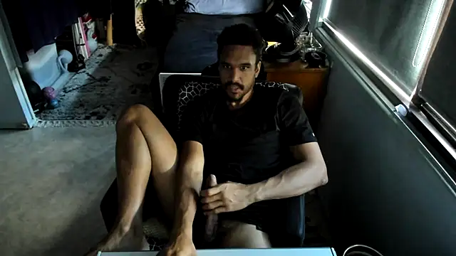 Snapshot of CassiusJohnson chatting on October 2025 04:23:02 AM CassiusJohnson online show from October 2025 04:23:02 AM