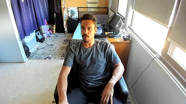 Snapshot of CassiusJohnson chatting on October 2025 01:17:02 AM CassiusJohnson online show from October 2025 01:17:02 AM