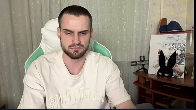 Iveraan online show from November 2025 09:06:02 PM