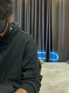 vickyandtania online show from December 2025 05:10:02 PM