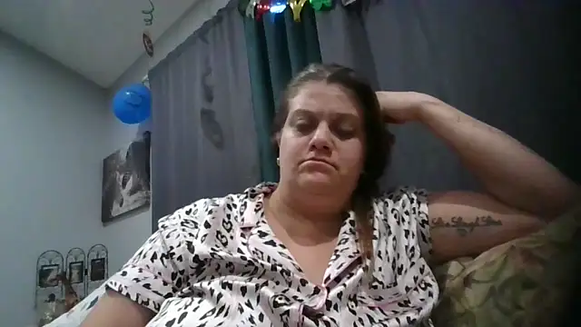 october1992xx online show from October 2025 11:31:02 PM