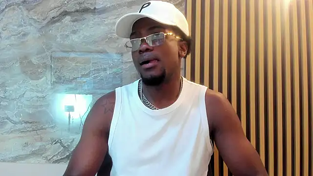 Snapshot of COMPTON_01 chatting on October 2025 04:04:02 AM COMPTON 01 online show from October 2025 04:04:02 AM