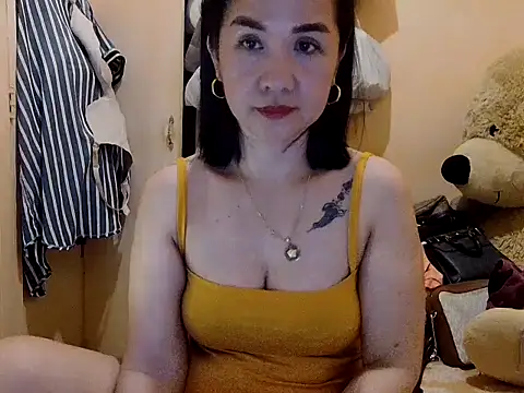 KissHott online show from February 2026 01:48:01 PM