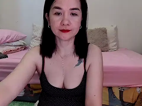 Snapshot of KissHott chatting on May 2026 06:08:02 AM KissHott online show from May 2026 06:08:02 AM