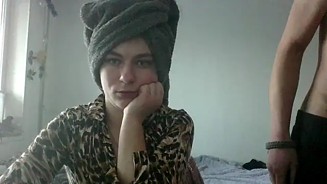 Snapshot of Twolatte1520 chatting on February 2026 10:43:01 AM Twolatte1520 online show from February 2026 10:43:01 AM