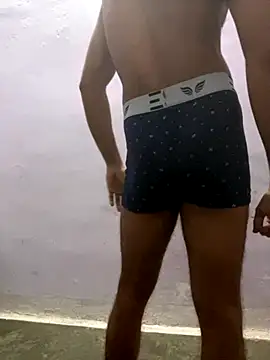 Snapshot of OooYessboyy chatting on October 2025 05:27:01 AM OooYessboyy online show from October 2025 05:27:01 AM