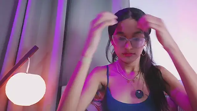 Snapshot of luna_valen chatting on October 2025 12:42:02 PM luna valen online show from October 2025 12:42:02 PM