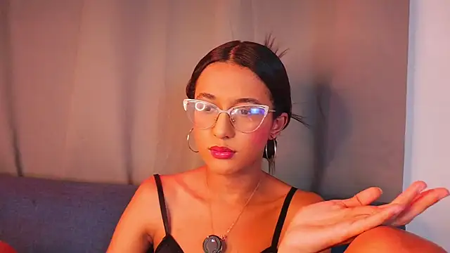 luna valen online show from July 2026 09:32:02 PM