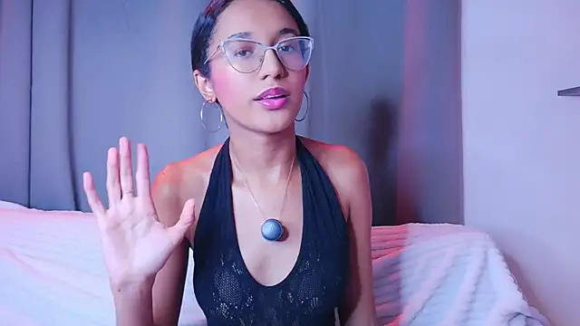 luna valen online show from July 2026 09:02:01 PM