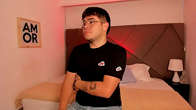 Snapshot of thiago_occonor chatting on October 2025 12:52:02 PM thiago occonor online show from October 2025 12:52:02 PM