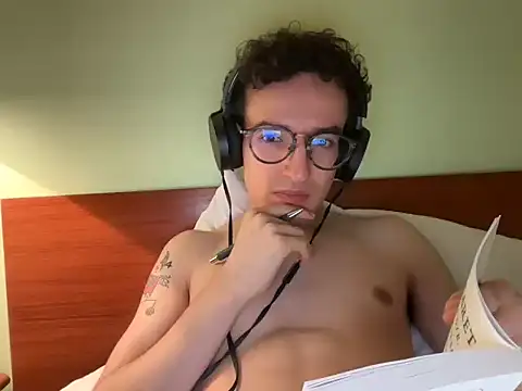 Poeta98xh online show from October 2025 09:01:01 PM