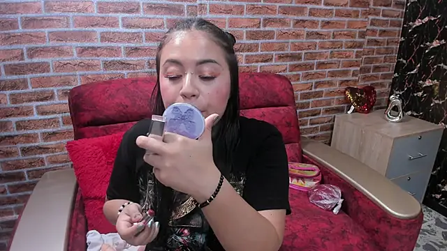 ADAIRA CALLIE online show from October 2025 11:11:02 AM