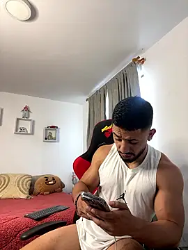 Ezzio Scolaro online show from January 2026 07:51:02 PM