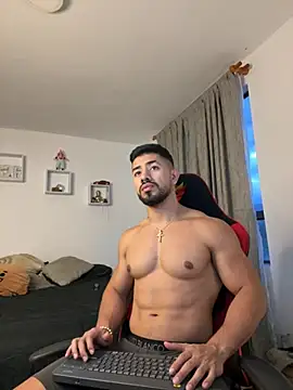 Ezzio Scolaro online show from March 2026 11:18:01 PM