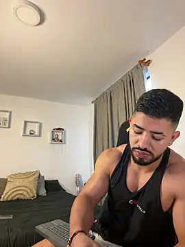 Ezzio Scolaro online show from March 2026 10:04:02 PM