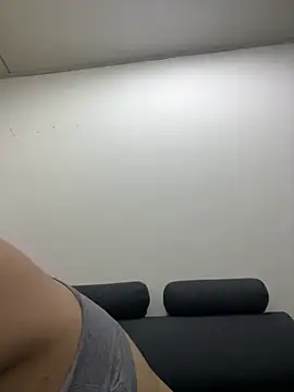 Anyhot latina online show from October 2025 01:06:02 AM