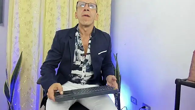 Snapshot of _axelking_ chatting on May 2026 11:37:02 AM axelking online show from May 2026 11:37:02 AM