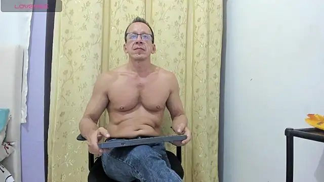 Snapshot of _axelking_ chatting on May 2026 03:33:02 AM axelking online show from May 2026 03:33:02 AM