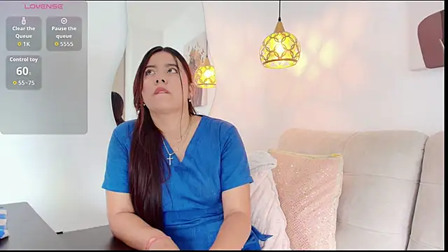 Lia Jhonson  online show from October 2025 12:27:01 PM