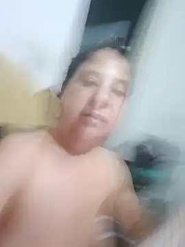 Snapshot of thaynnaxxx chatting on October 2025 04:21:01 AM thaynnaxxx online show from October 2025 04:21:01 AM