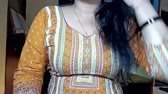 horny milf couple online show from June 2026 06:21:02 PM